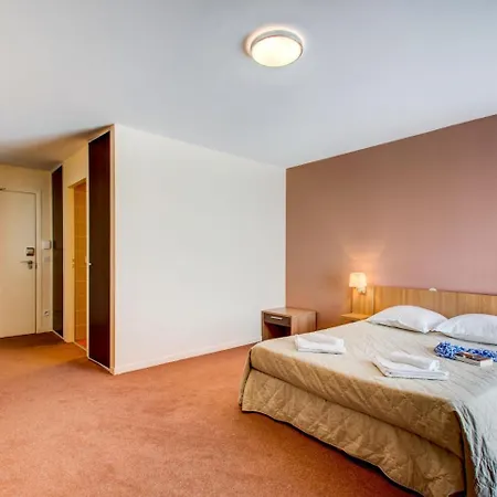 Les Balcons D'aix.2 아파트 레데세르